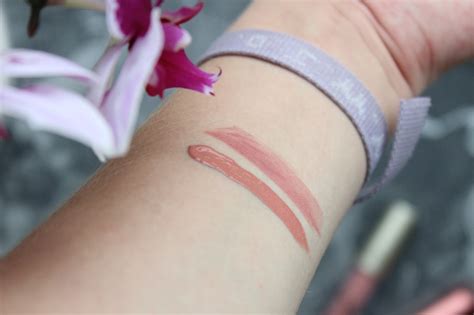 2x Bruine lipstick: Essence Matt Matt Matt 02 Perfect Match & MUA Luxe ...