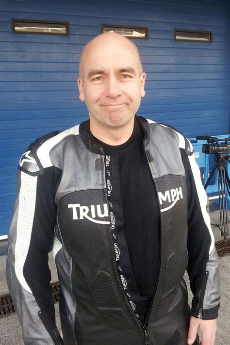 Simon Warburton on the Speed Triple R | Visordown
