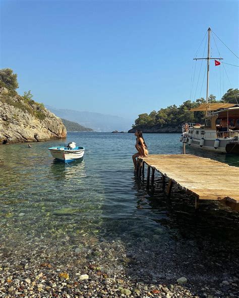 Hitomi Mochizuki | ~ Summertime sweetness ~ Frolicking, foraging