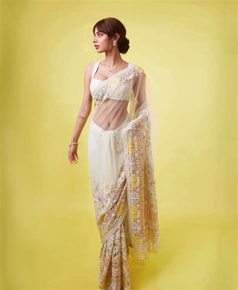 Khushi Kapoor’s romantic light yellow sari is perfect for day weddings ...