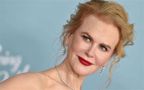 Choose one of these colors that make women over 40 glow - Telegrafi