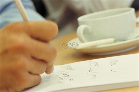 person  notes picture  hd     lovepik