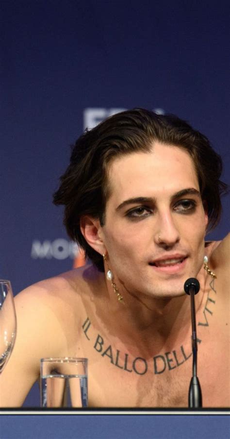 Damiano David | Male makeup, Horror makeup, Michael jackson smile