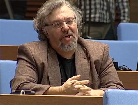 СТРАШЕН ЕКШЪН В ПИК! Поискаха да изхвърлят Манол Пейков от парламента ...