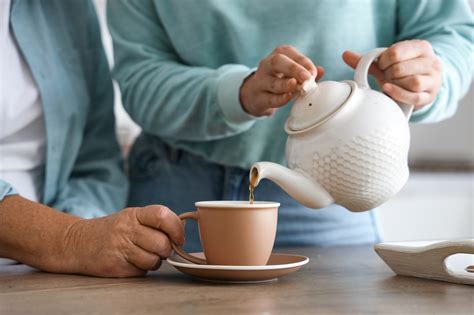 how to make tea in a teapot