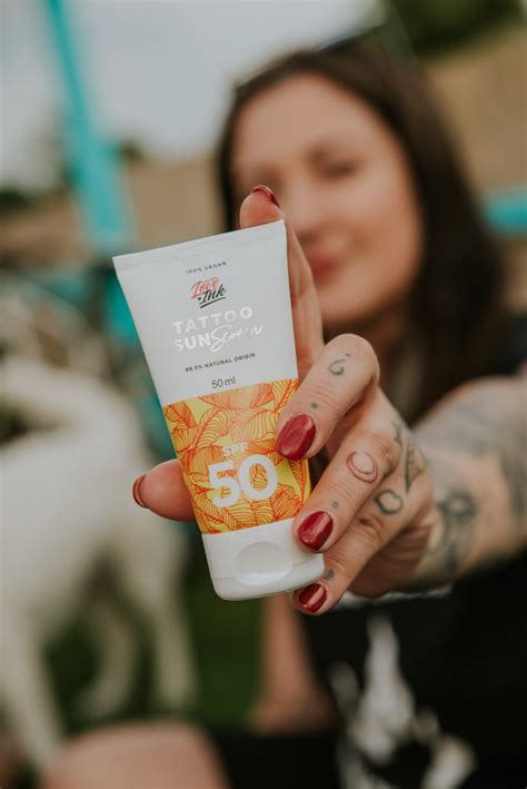 Krem do tatuażu z filtrem SPF 50 - Tattoo Sunscreeen 50 ml - sklep ...