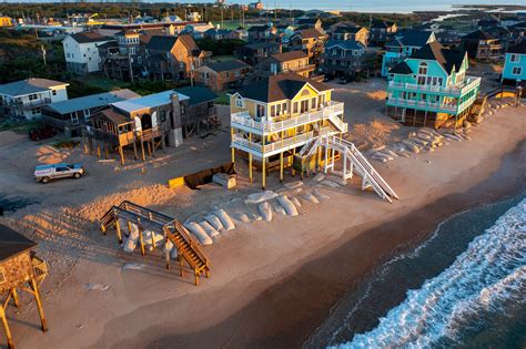 8 Coastal Towns That'll Make You Feel Like You're In Netflix's "Outer