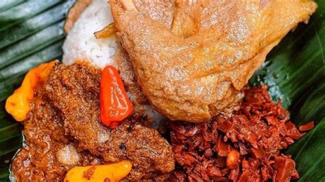 gudeg enak  jogja buat makan malam  gudeg mercon bu tinah