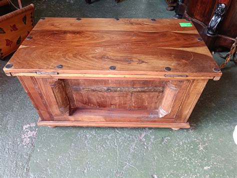 baul de madera rustico antiguo vendido antiguedades la galeria