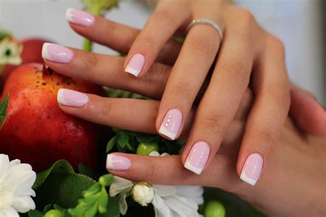 Картинки на маникюр на короткие ногти фото