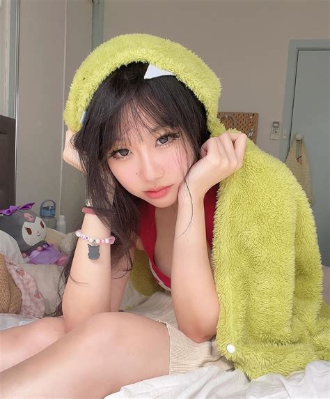 Dinah li🦖🖤 | Merry Christmas my dinos🦖🥰🎄 It’s been a year since I