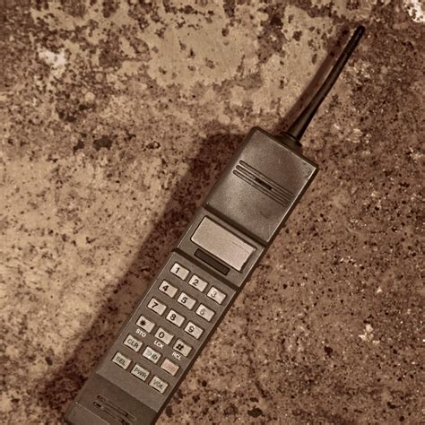 1980s Cell Phones and Their Modern Revival