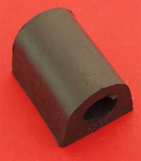 Jaguar Anti Roll Bar - Sway Bar D-shaped Rubber Bush. C16633