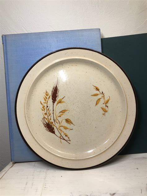 Vintage 60s/70s Anchor Hocking Kansas Waving Grain Pattern Plate | Shop