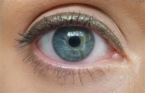 Ksu Esu: Гипоаллергенная влагостойкая подводка для глаз El Corazon Eyeliner