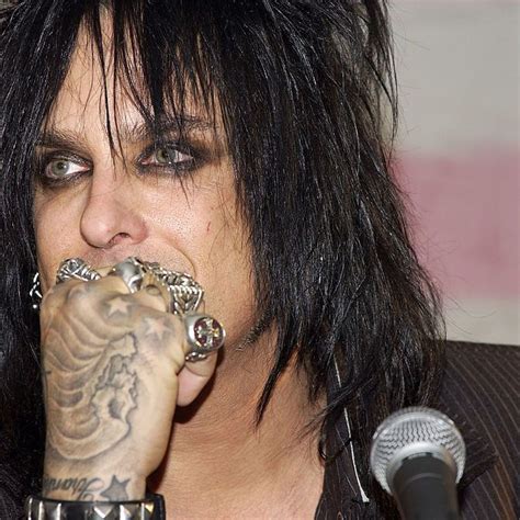 Nikki Sixx 80s Nikki Sixx Posts On Twitter About The New Motley Crue