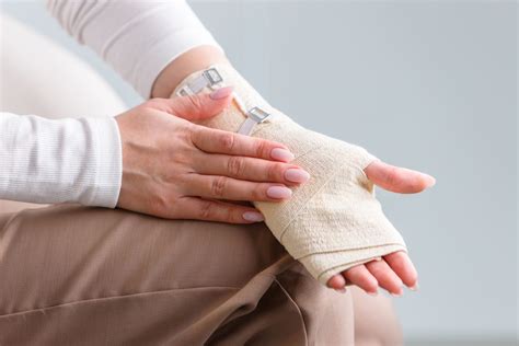 Recovery Timeline For Hand Fractures After Surgery - Spire Hand & Upper ...