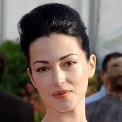 Julie Dreyfus Wiki, Age, Bio, Height, Husband, Career, and Salary