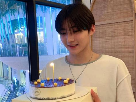 member trainee  bighit junil keluar showbiz