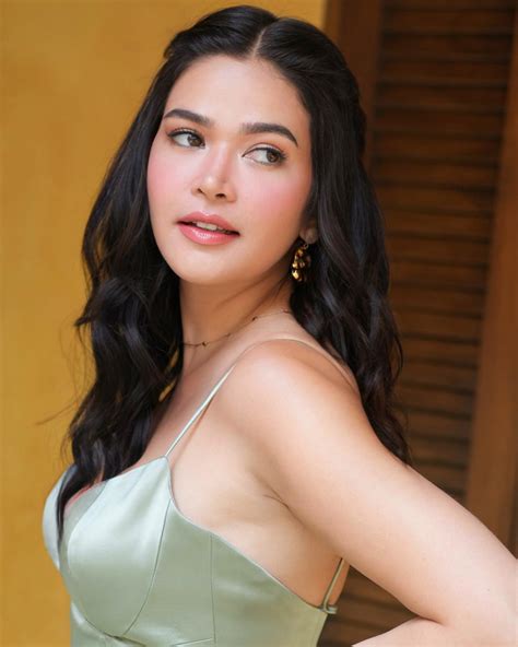 Bela Padilla - Bio, Age, Height, Wiki | Models Biography