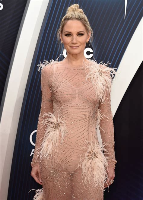 Jennifer Nettles – 2018 CMA Awards • CelebMafia