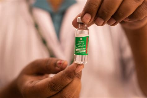 За день три европейских страны отказались от вакцинации населения ...