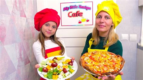 Май Литл Настя - Настя с мамой открыли дома КАФЕ My little Nastya ...