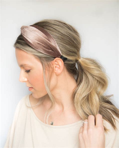 how to do hair with headband