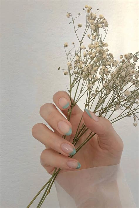 8 Minimal Nail-Art Looks to Get Inspired By | Who What Wear