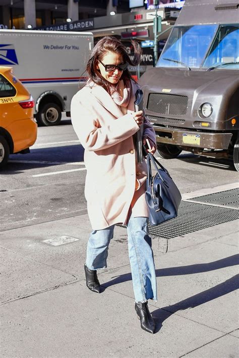 KATIE HOLMES Heading to a Casting Call in New York 01/21/2020 – HawtCelebs