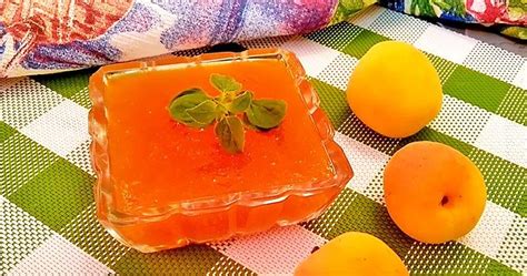 Абрикосовый воск: что это, свойства и применение, косметике, свечах
