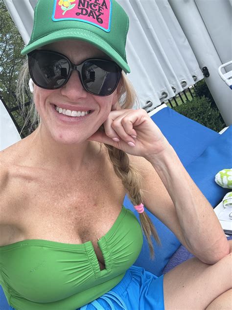 Lindsay Jones | FabOver40