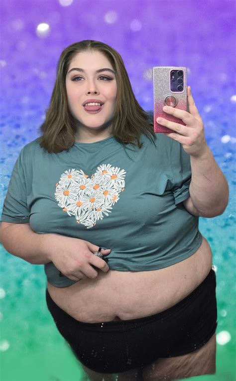 Help grow this belly with me! 😊 : r/belly_worship