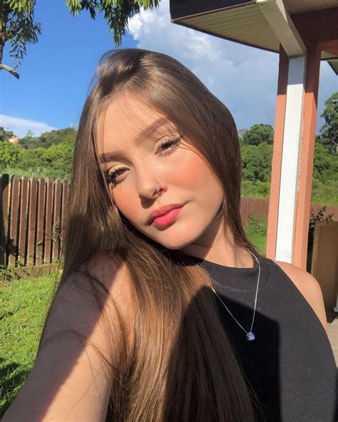 Fabiana on Instagram: “☀️” em 2022 | Fotografia com flash, Instagram ...