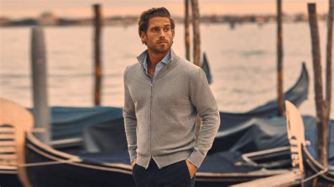 36 Smart Casual Outfits for Men + Key Pieces in %%year%% - Men's Flair