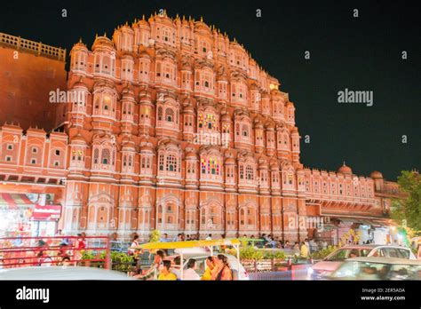 Night view of the Hawa Mahal, Jaipur Stock Photo - Alamy