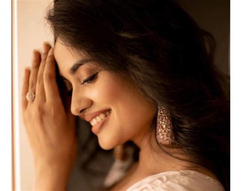actress teju ashwini latest  tamilstar