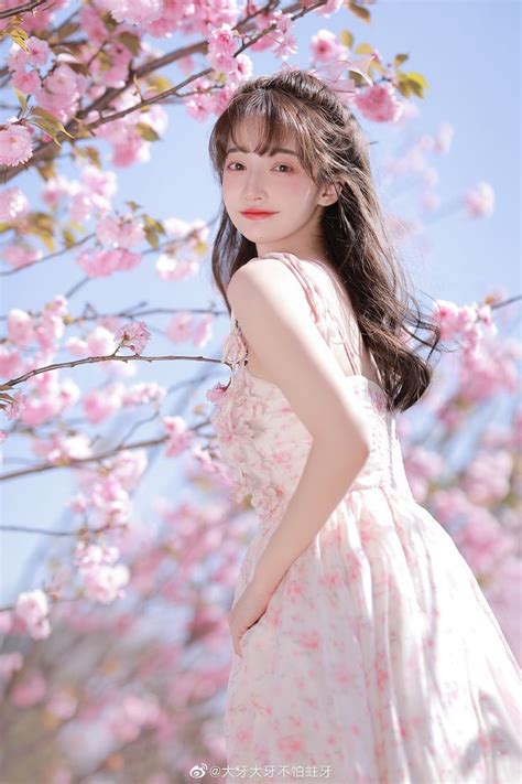 Weibo: 📷@大牙大牙不怕蛀牙 👩🏻@九九诗 | Nhiếp ảnh mẫu nữ, Tạo dáng chụp ảnh cho nữ ...