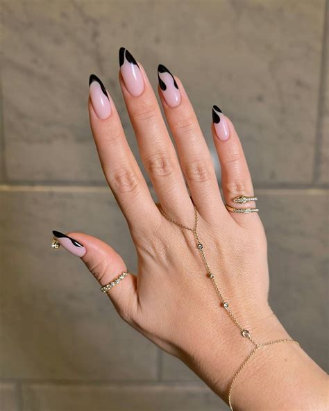 The Best Black Nails To Screenshot Now | Beauty & Hair | Grazia