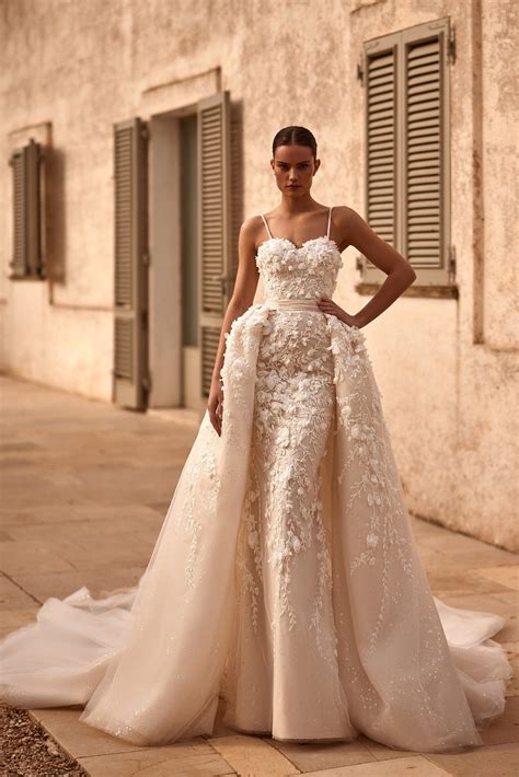 Luxury Floral Appliqué Spaghetti Strap Bridal Gown with Majestic Train