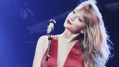 stay stay stay taylor swift gif | WiffleGif