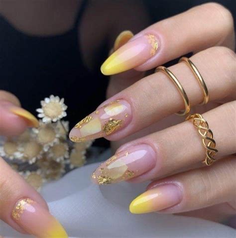 30 Gorgeous Yellow Manicures To Make You A Model