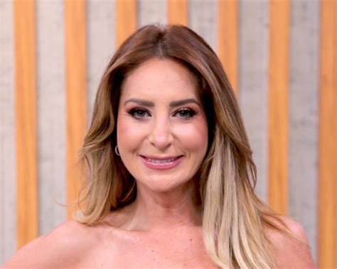 Geraldine Bazán es mordida por ciervos