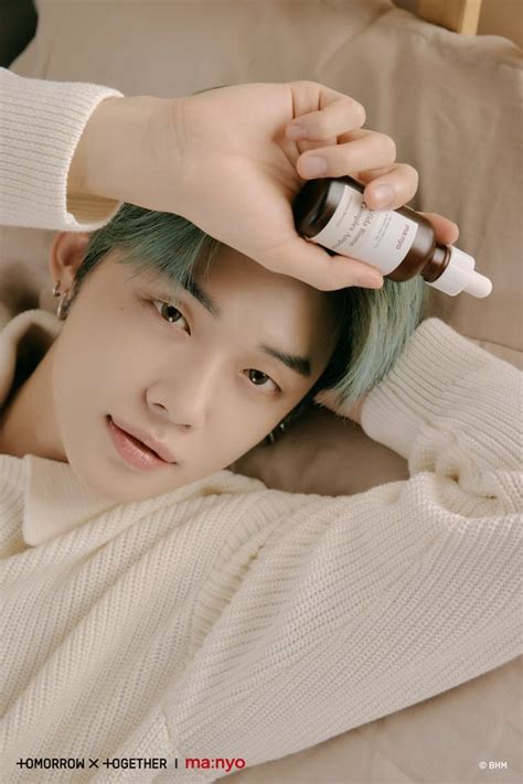 230201 TXT x Manyo Factory [Twitter] : r/TomorrowByTogether