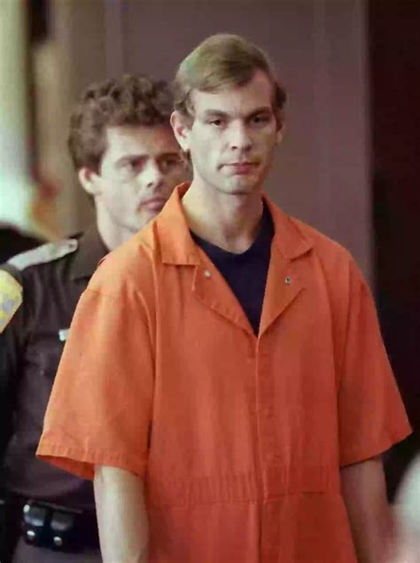 7 Chilling Details Hidden In Jeffrey Dahmer's Crime Scene Photos Graphic Image 7