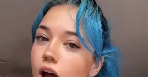 I didn’t hear a word she said - 9GAG