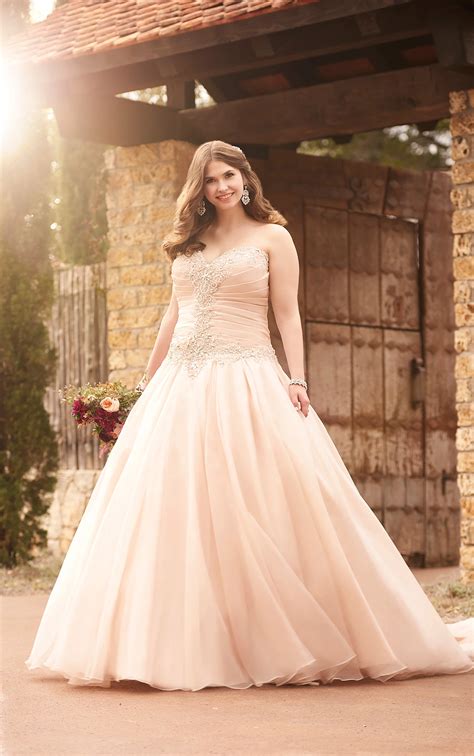 Blush pink wedding ball gown | Beachweddingtips.com