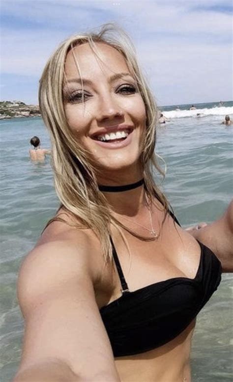Nita Strauss : r/Metalboners