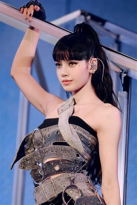 221015 LISA BORN PINK WORLD TOUR in SEOUL - CONCERT STAGE PERFORMANCE ...