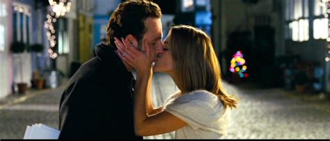 Love Actually: Movie Stills Capture Beautiful Moments (8 Pics)